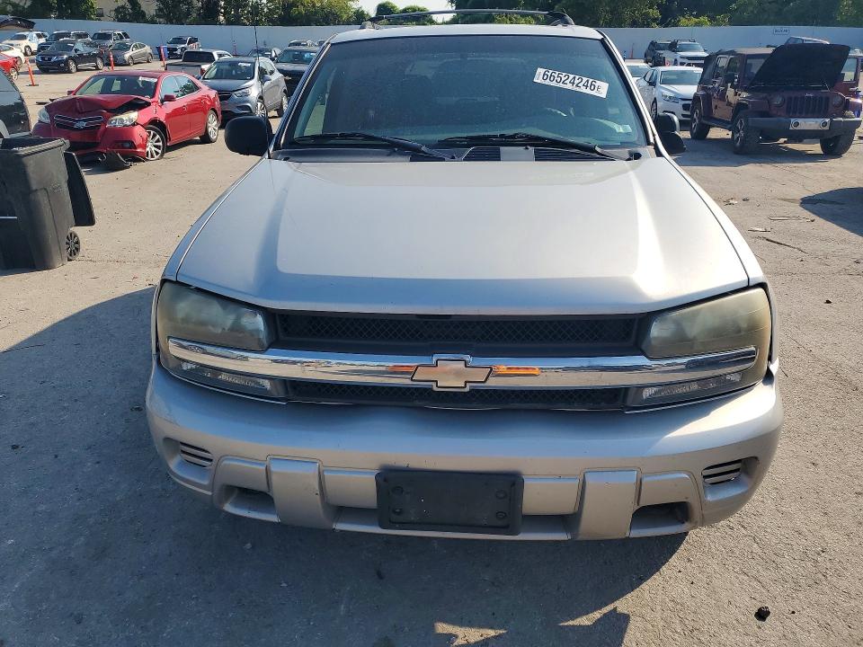 Photo 5 from auction – 2004 CHEVROLET TRAILBLAZER with VIN 1GNDT13S642146061