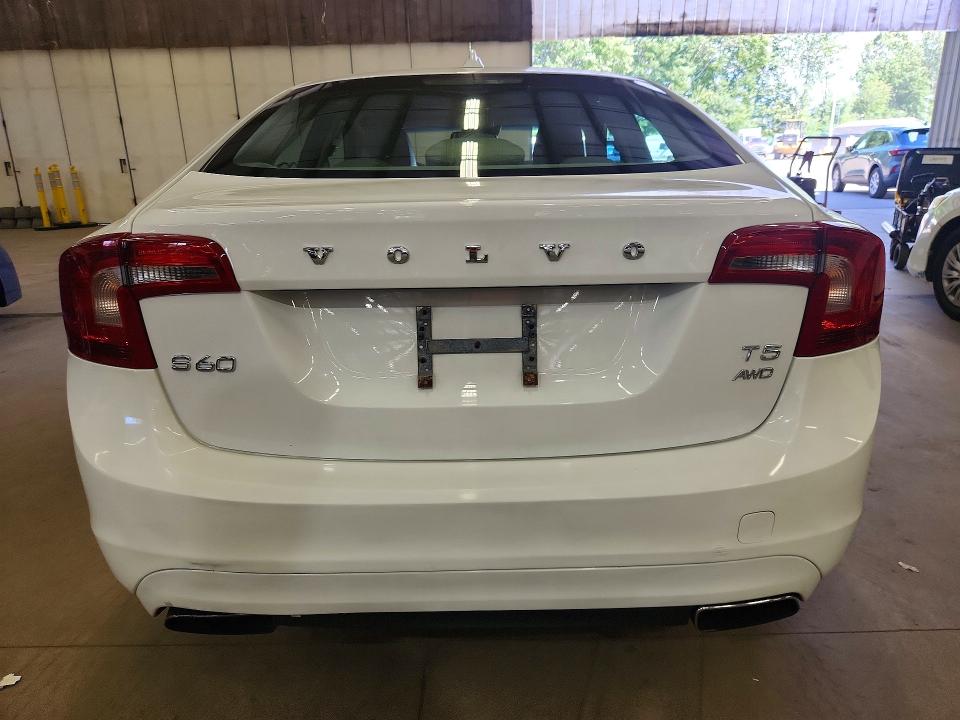 Photo 6 from auction – 2015 VOLVO S60 with VIN YV1612TBXF1312386