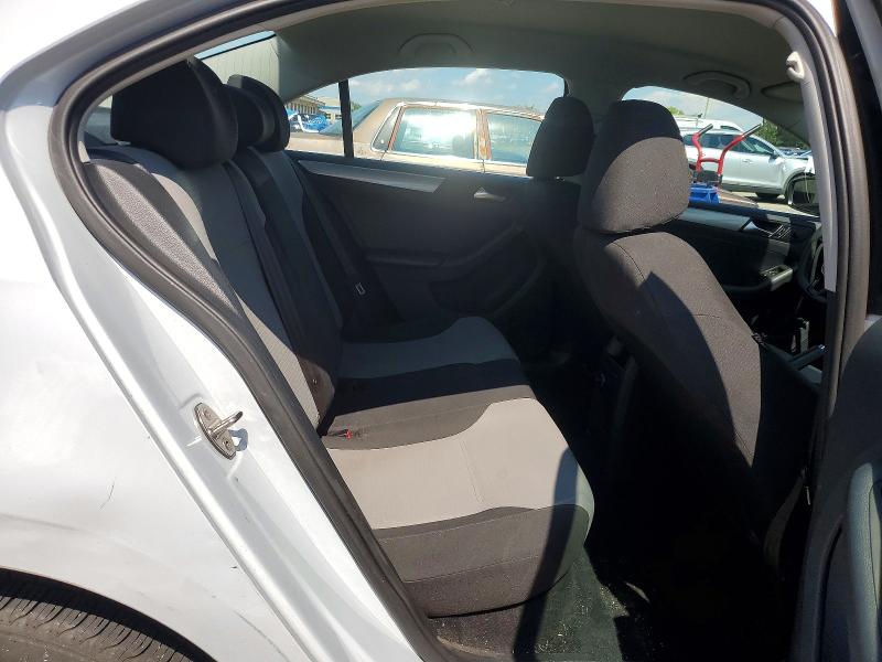 Photo 10 from auction – 2018 VOLKSWAGEN JETTA with VIN 3VW2B7AJ9JM258564