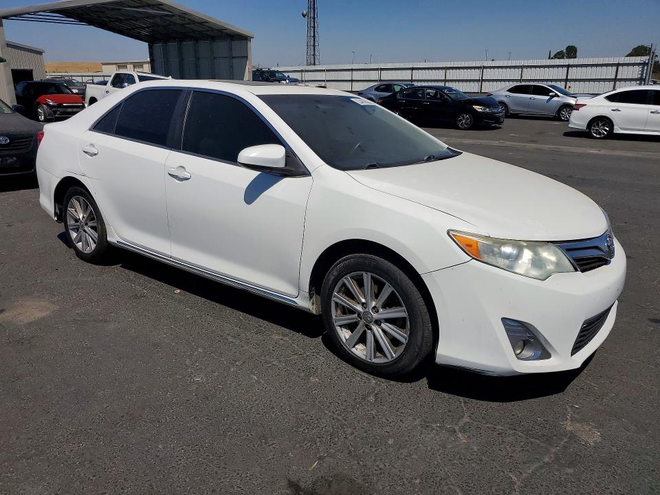 Photo 4 from auction – 2014 TOYOTA CAMRY with VIN 4T4BF1FK9ER371956