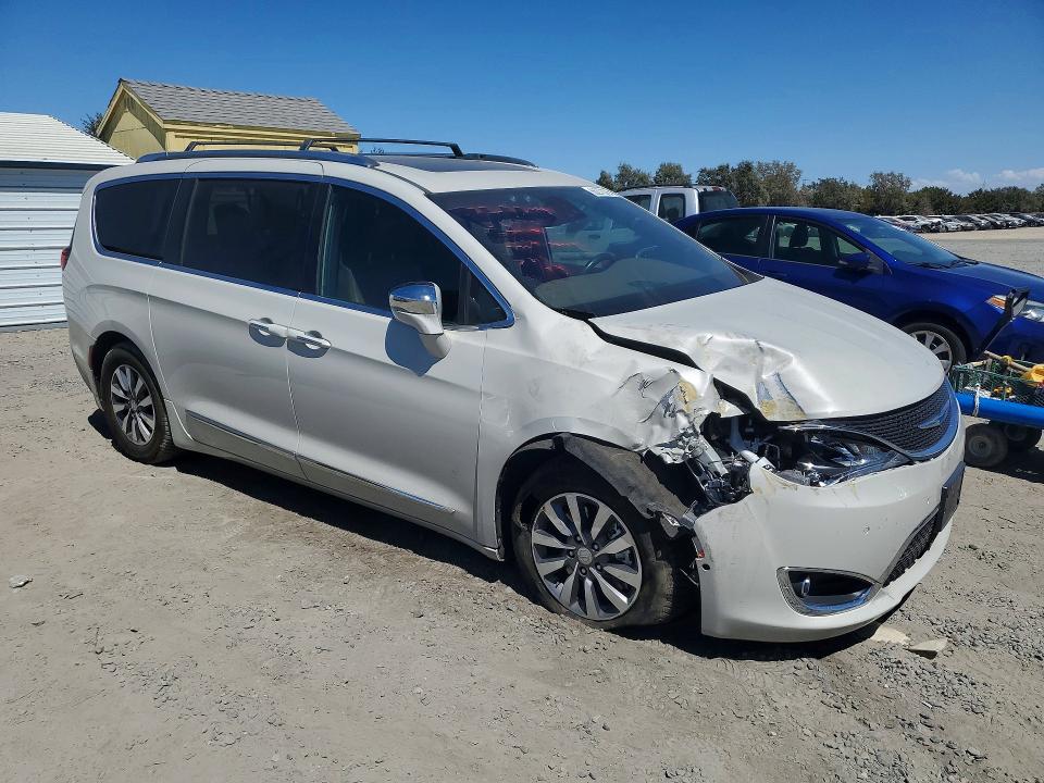 Photo 4 from auction – 2020 CHRYSLER PACIFICA with VIN 2C4RC1N71LR124573