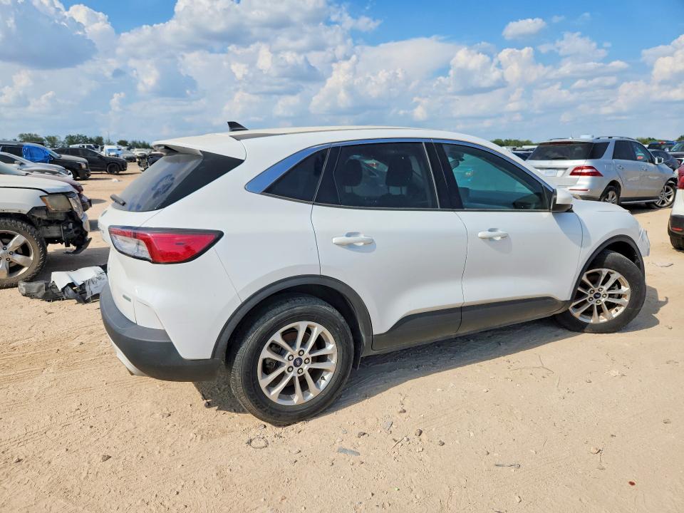 Photo 3 from auction – 2020 FORD ESCAPE with VIN 1FMCU0G62LUA12705