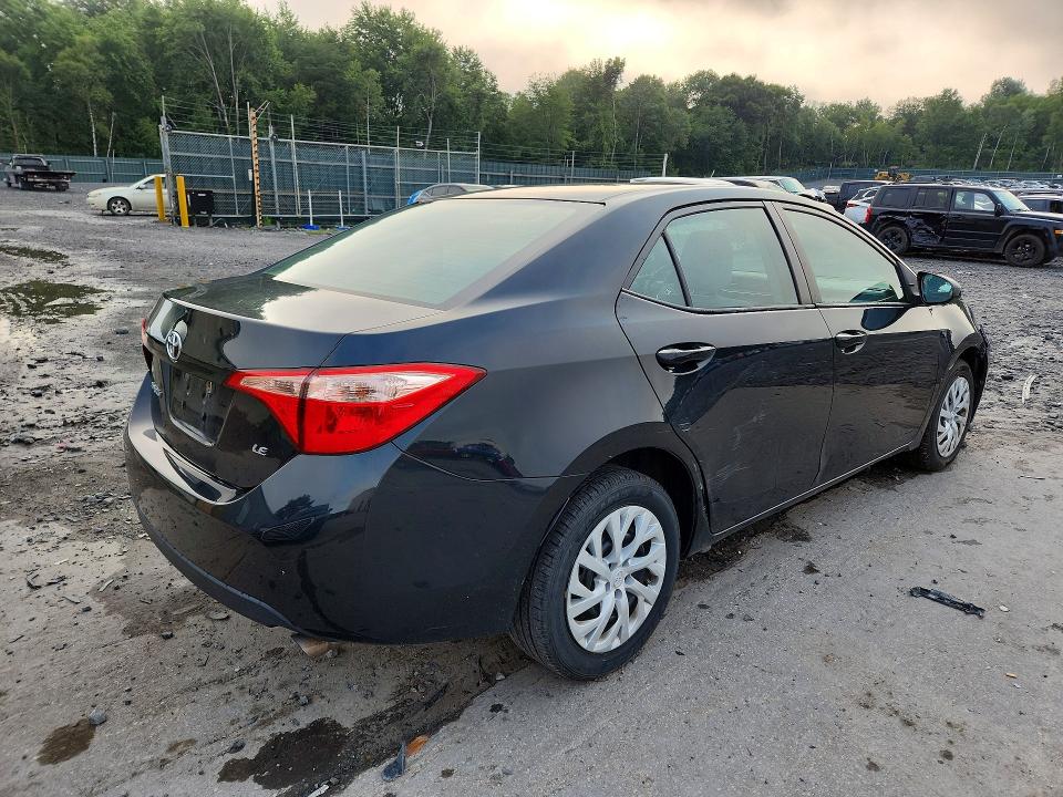 Photo 3 from auction – 2017 TOYOTA COROLLA with VIN 2T1BURHE4HC957864