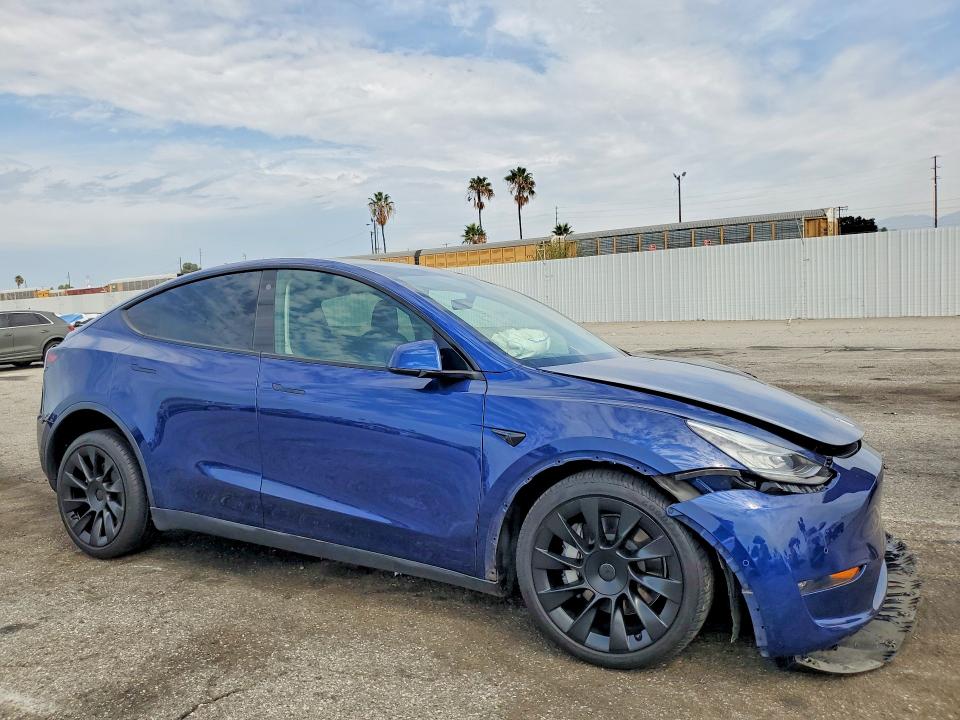 Photo 4 from auction – 2021 TESLA MODEL Y with VIN 5YJYGDEEXMF241520