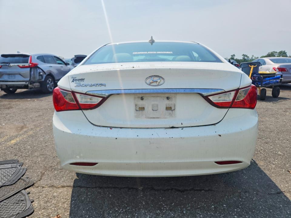 Photo 6 from auction – 2012 HYUNDAI SONATA with VIN 5NPEB4AC7CH495496