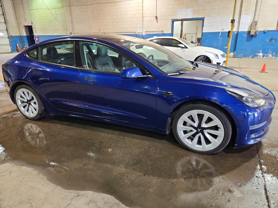 Foto 4 de la subasta – 2022 TESLA MODEL 3 con VIN 5YJ3E1EA6NF370111