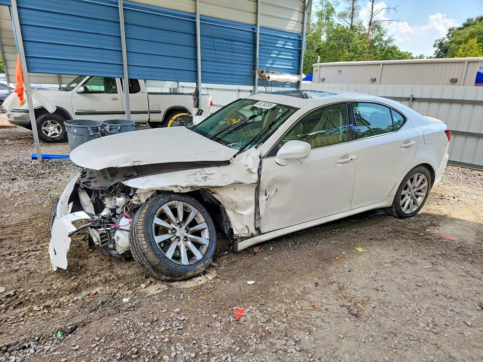 LEXUS IS 2008 with VIN JTHCK262685021749 - Photo from auction