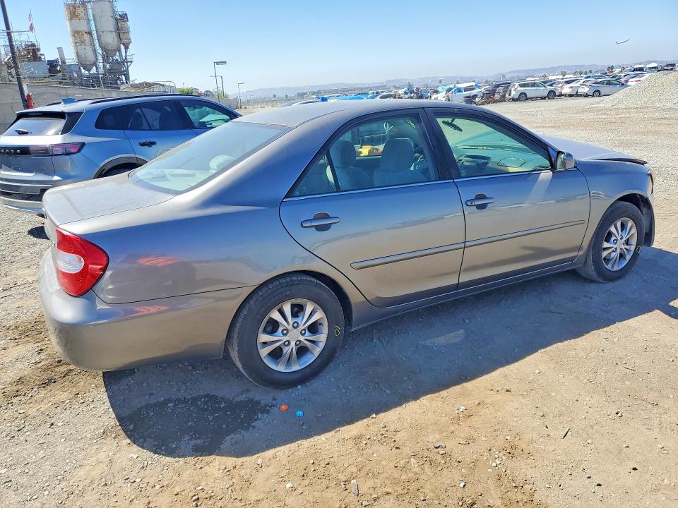 Photo 3 from auction – 2004 TOYOTA CAMRY with VIN 4T1BF32K24U574360