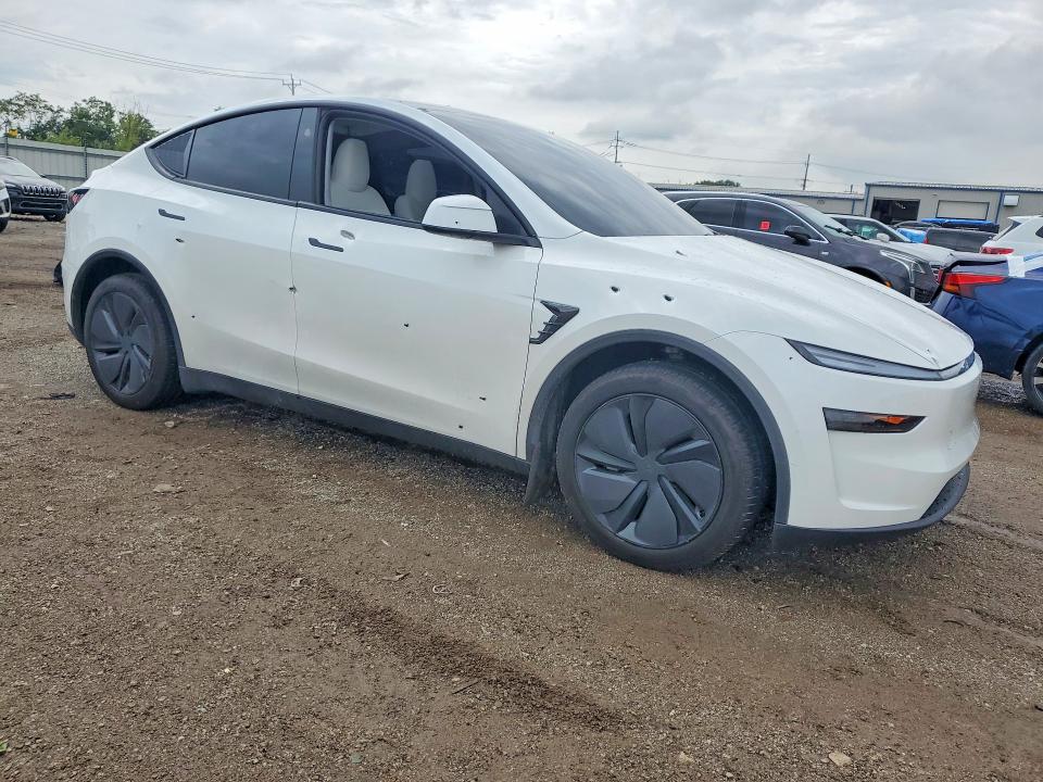 Снимка 4 от търг – 2026 TESLA MODEL Y с VIN 7SAYGDED1TA490942