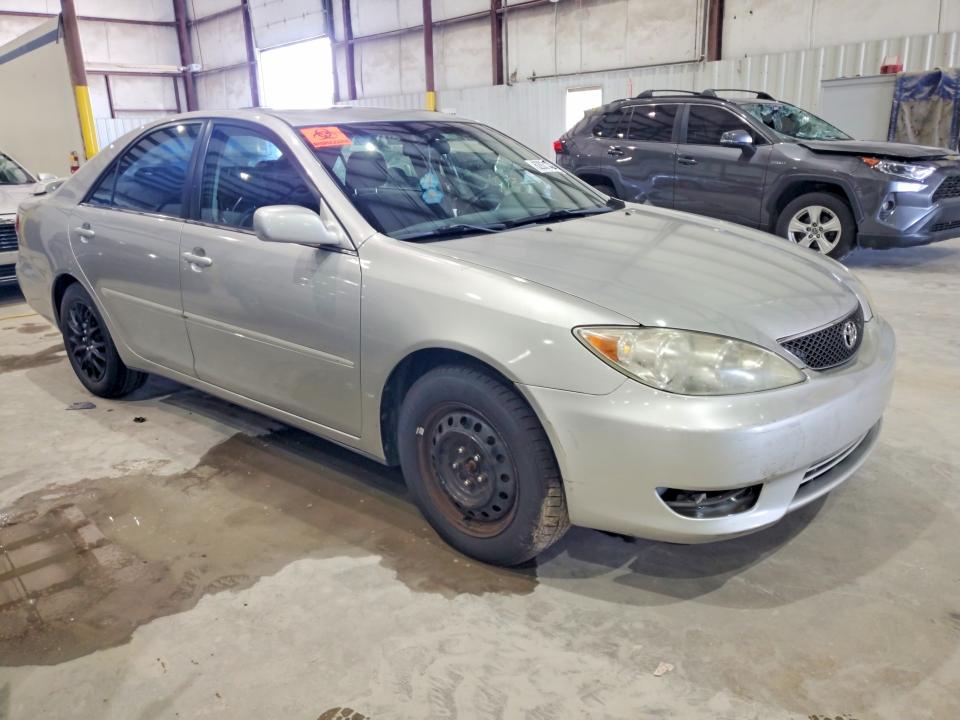 Photo 4 from auction – 2005 TOYOTA CAMRY with VIN 4T1BE32K75U077650
