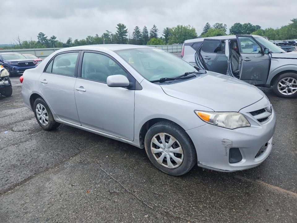 Photo 4 from auction – 2011 TOYOTA COROLLA with VIN 2T1BU4EE3BC704095