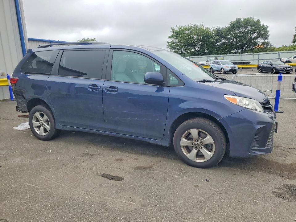Photo 4 from auction – 2020 TOYOTA SIENNA with VIN 5TDKZ3DC0LS059183