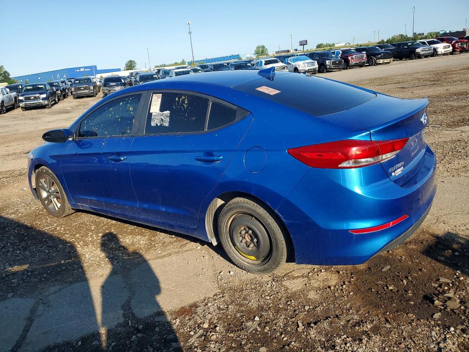 Снимка 2 от търг – 2017 HYUNDAI ELANTRA с VIN 5NPD84LF4HH185590