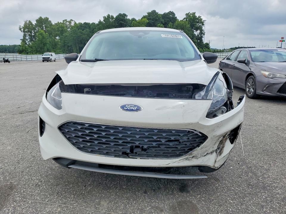 Photo 5 from auction – 2022 FORD ESCAPE with VIN 1FMCU9G69NUA61083