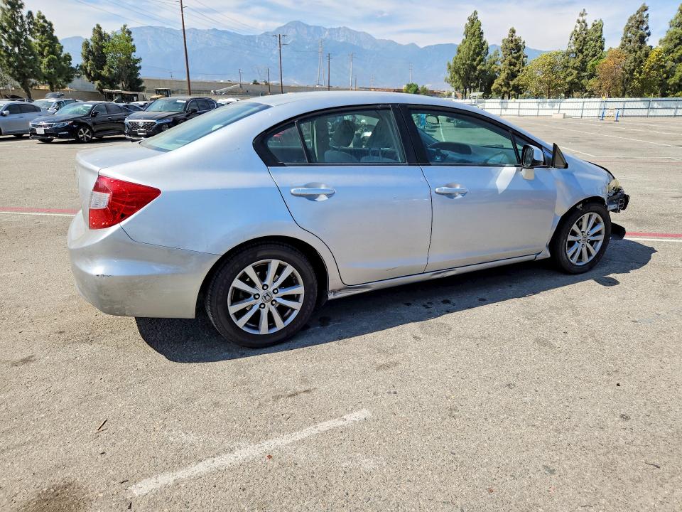 Photo 3 from auction – 2012 HONDA CIVIC with VIN 19XFB2F86CE335918