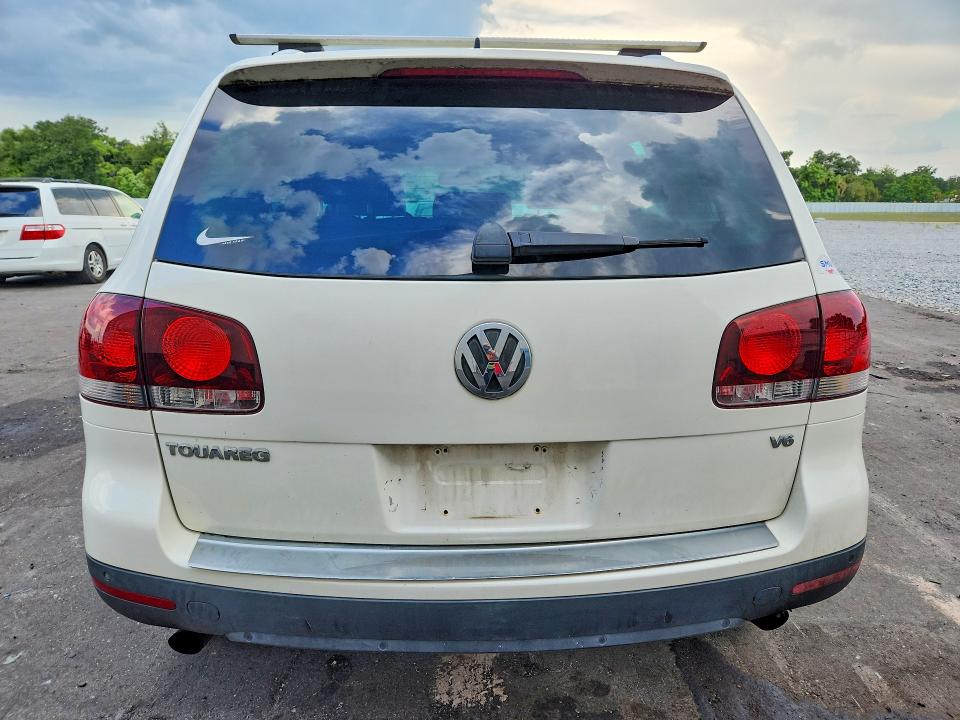Photo 6 from auction – 2010 VOLKSWAGEN TOUAREG with VIN WVGBF7A93AD002005