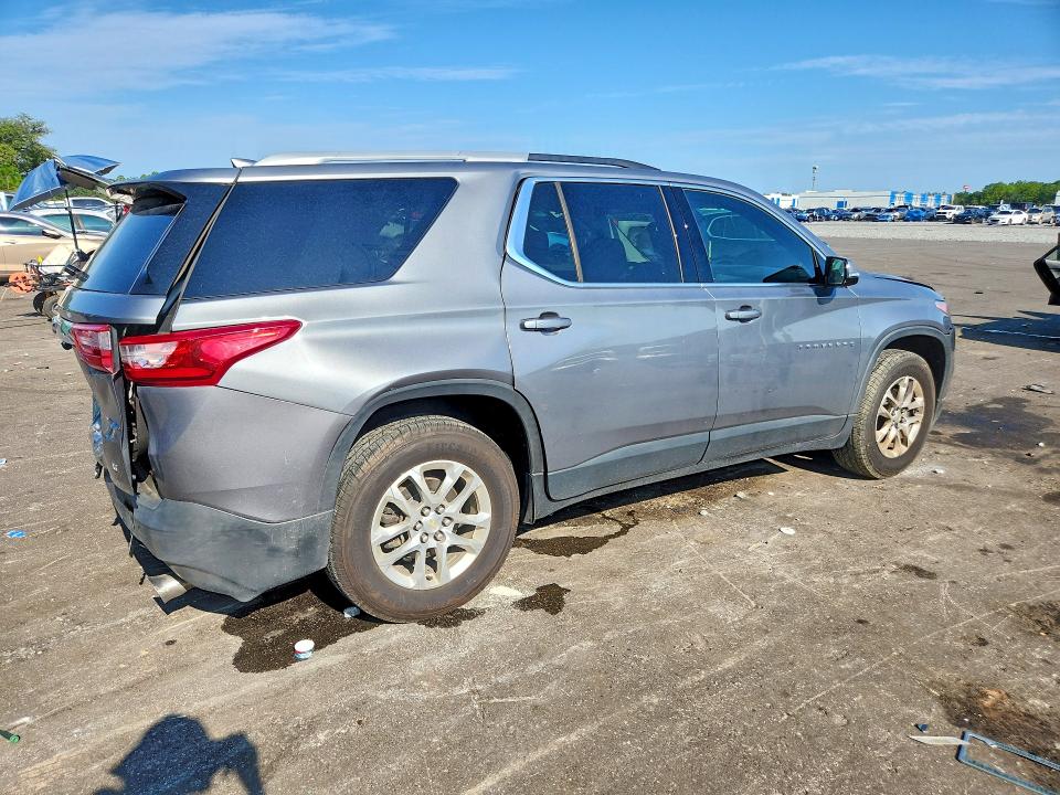 Photo 3 from auction – 2018 CHEVROLET TRAVERSE with VIN 1GNERGKW4JJ205880