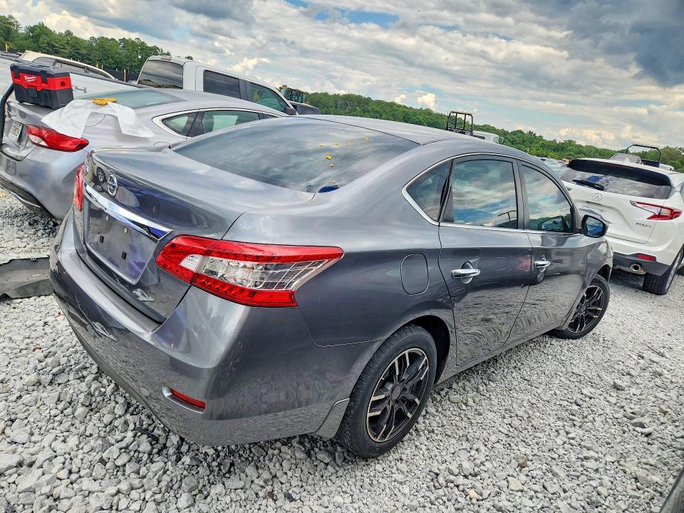 Photo 3 from auction – 2015 NISSAN SENTRA with VIN 3N1AB7AP5FY336442