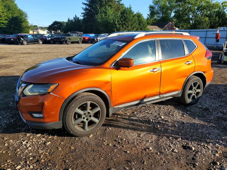 NISSAN ROGUE 2017 with VIN 5N1AT2MVXHC790832 - Photo from auction