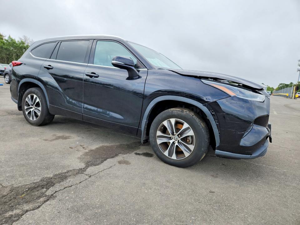 Снимка 4 от търг – 2021 TOYOTA HIGHLANDER с VIN 5TDGZRBH9MS544592