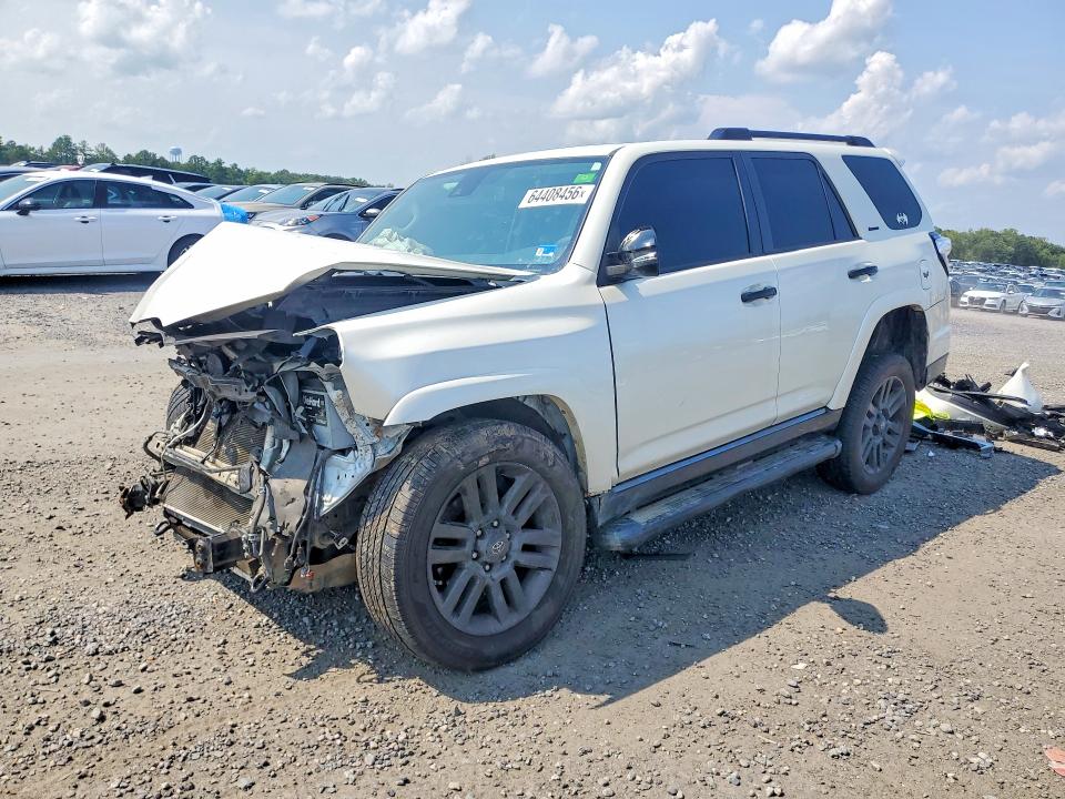 TOYOTA 4RUNNER 2021 with VIN JTEJU5JR3M5863835 - Photo from auction