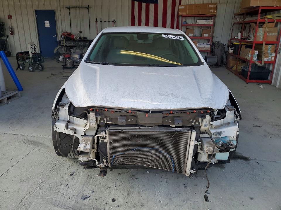 Photo 5 from auction – 2015 CHEVROLET MALIBU with VIN 1G11B5SL8FF117312