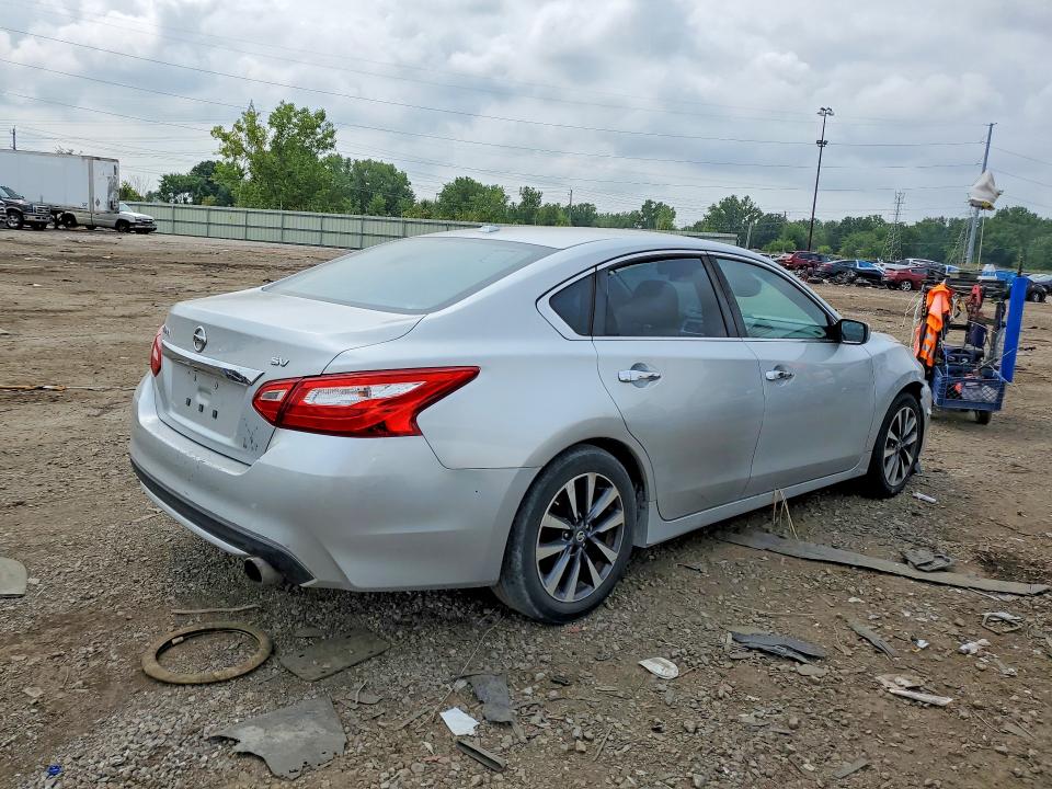 Photo 3 from auction – 2017 NISSAN ALTIMA with VIN 1N4AL3AP9HC168213