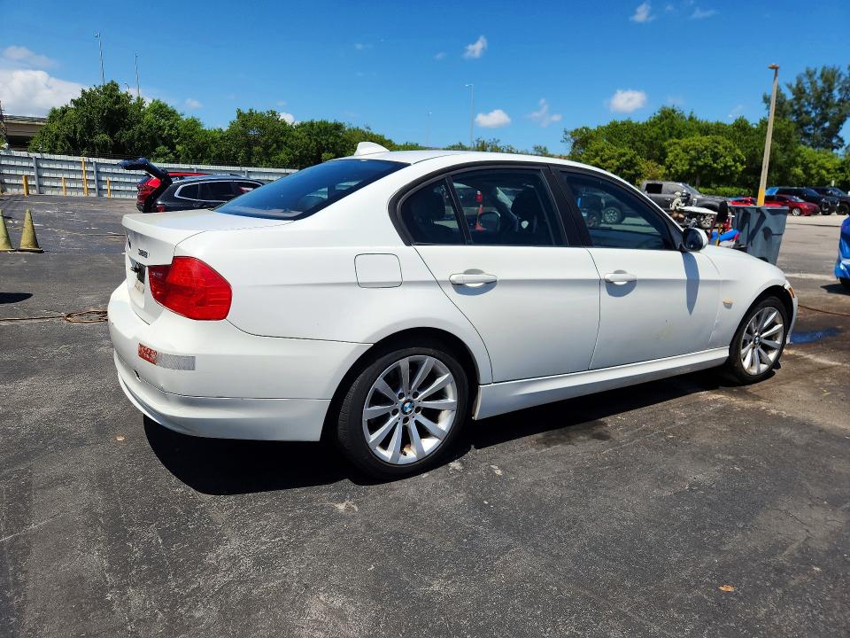 Photo 3 from auction – 2011 BMW 328 with VIN WBAPK5C50BA656576