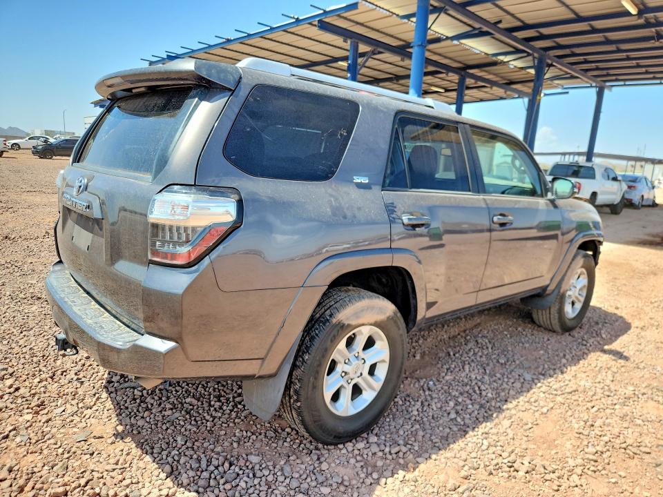 صورة رقم 3 من المزاد - 2018 TOYOTA 4RUNNER مع VIN JTEBU5JR2J5524113