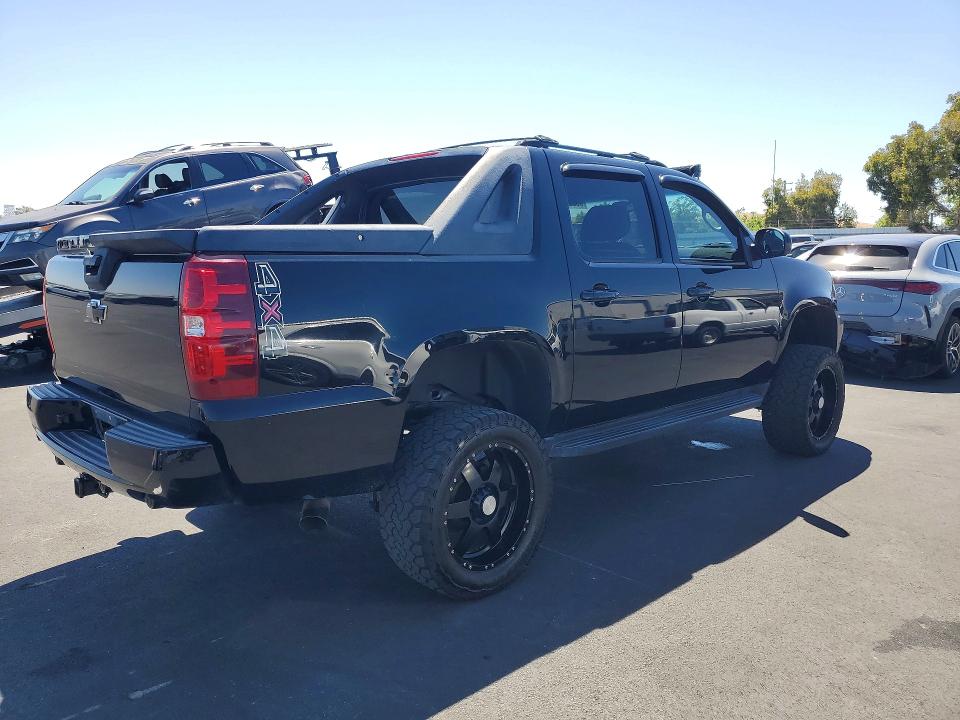 Photo 3 from auction – 2007 CHEVROLET AVALANCHE with VIN 3GNFK12307G127569