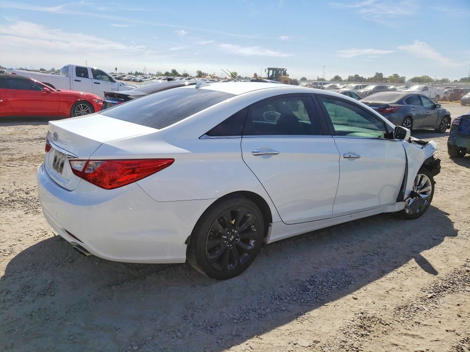 Photo 3 from auction – 2012 HYUNDAI SONATA with VIN 5NPEC4ACXCH369677