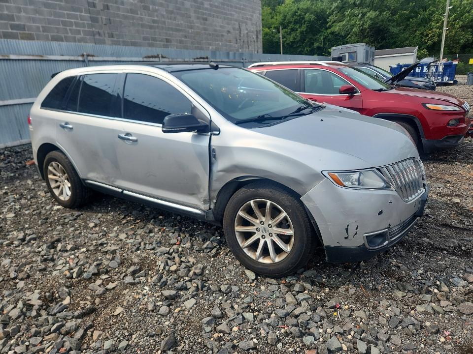Photo 4 from auction – 2012 LINCOLN MKX with VIN 2LMDJ8JK5CBL07714