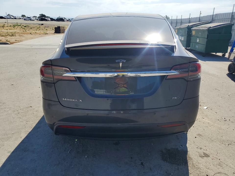 Photo 6 from auction – 2016 TESLA MODEL X with VIN 5YJXCAE26GF016222