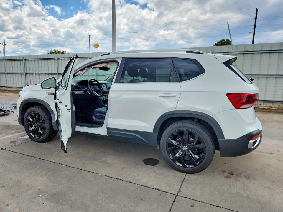 Foto 2 de la subasta – 2022 VOLKSWAGEN TAOS con VIN 3VVPX7B20NM010762