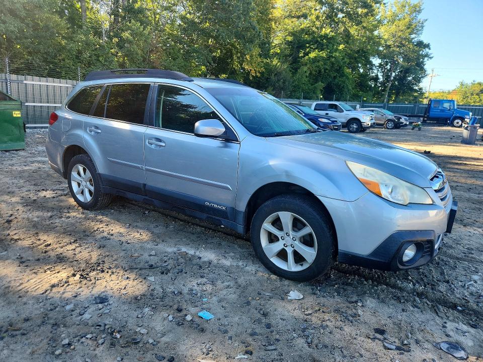 Photo 4 from auction – 2013 SUBARU OUTBACK with VIN 4S4BRBCC7D3285215