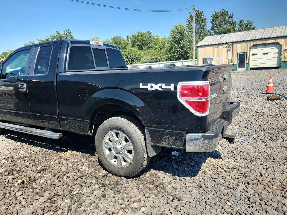 Photo 2 from auction – 2011 FORD F150 with VIN 1FTFX1EF4BKD70304