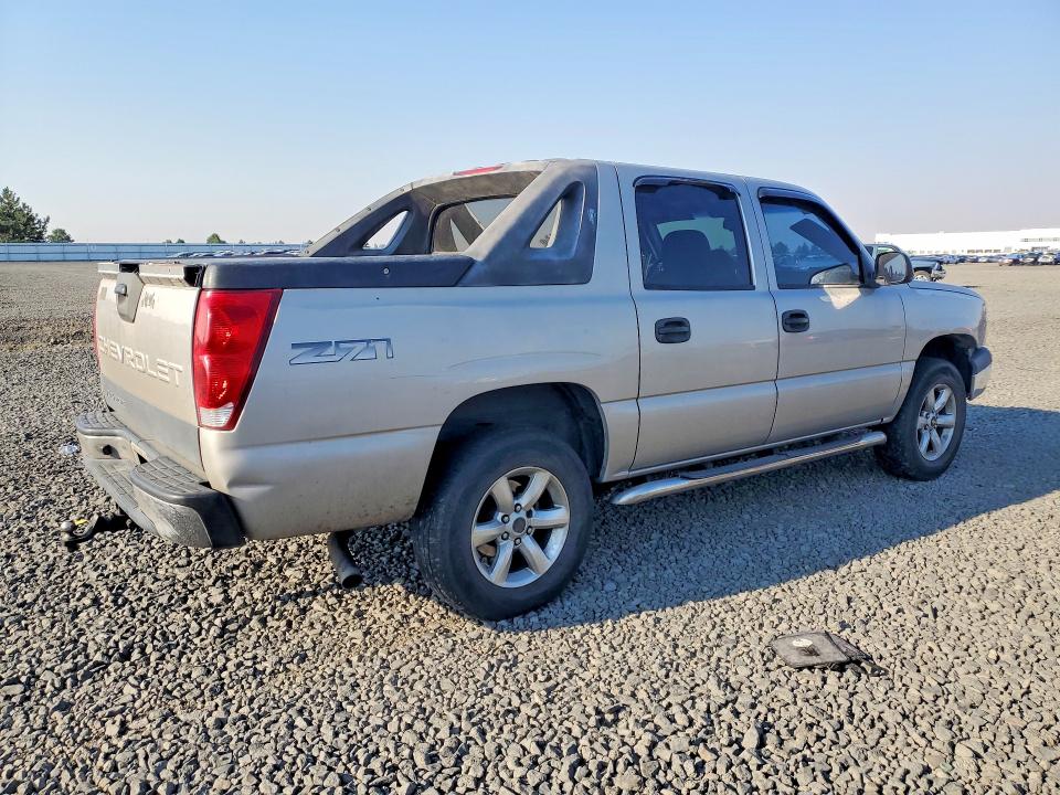 Photo 3 from auction – 2005 CHEVROLET AVALANCHE with VIN 3GNEK12Z35G229655
