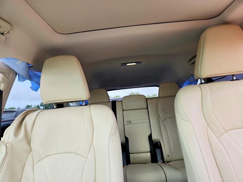 Photo 10 from auction – 2022 LEXUS RX with VIN JTJJZKEA2N2025918