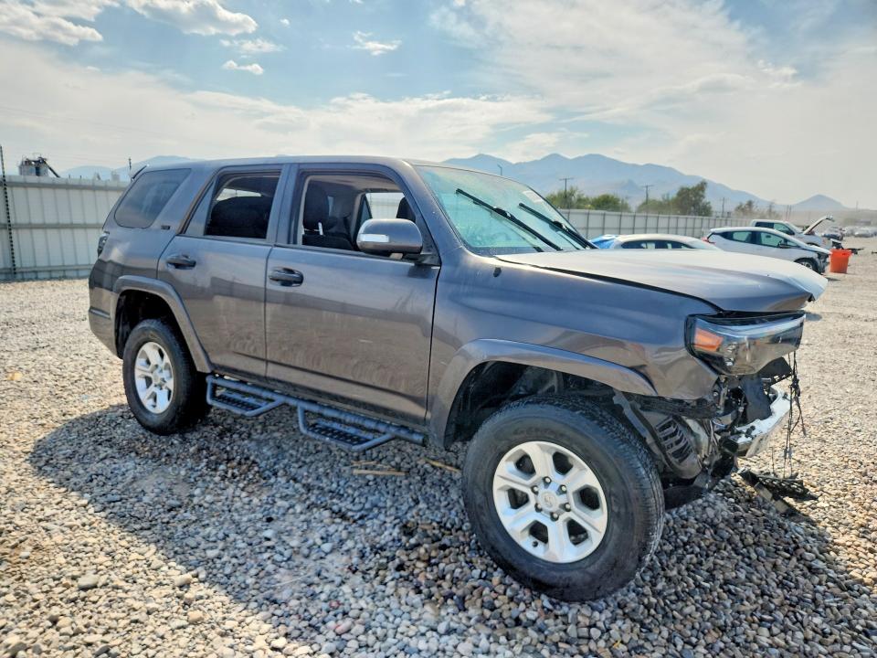 Photo 4 from auction – 2011 TOYOTA 4RUNNER with VIN JTEBU5JR5B5066505