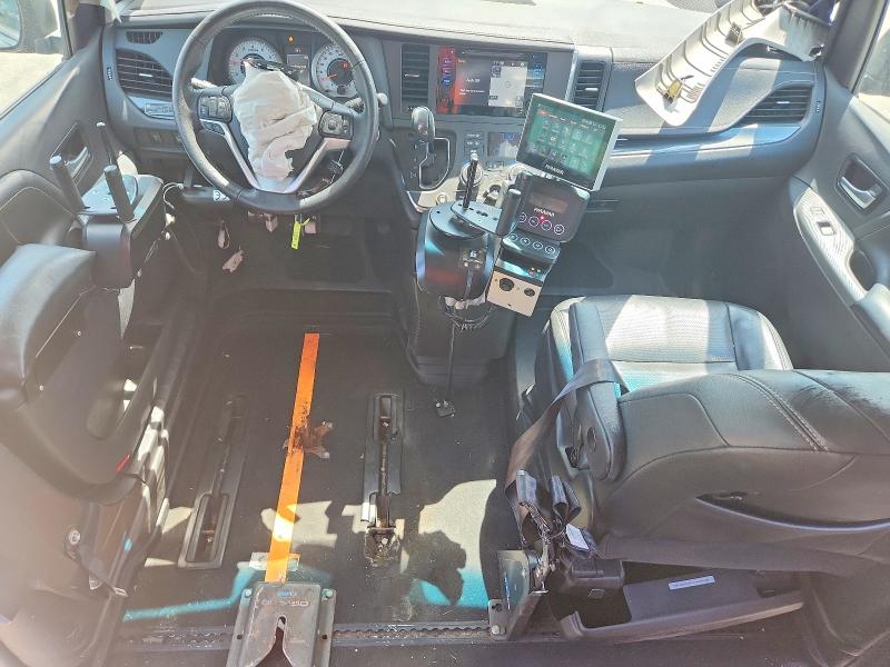 Photo 8 from auction – 2015 TOYOTA SIENNA with VIN 5TDXK3DC0FS676369