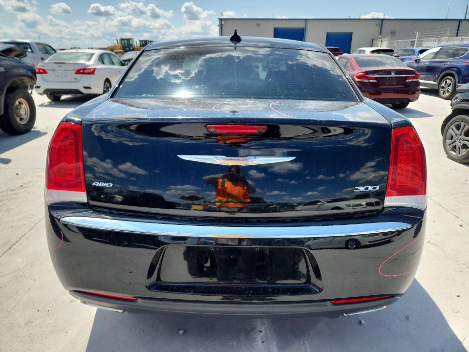 Photo 6 from auction – 2015 CHRYSLER 300 with VIN 2C3CCARG3FH876399
