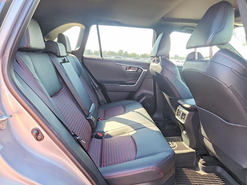 Photo 11 from auction – 2025 TOYOTA RAV4 with VIN JTMEB3FV3SD253717