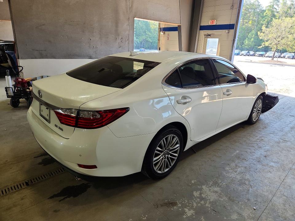 Photo 3 from auction – 2013 LEXUS ES with VIN JTHBK1GG1D2070501