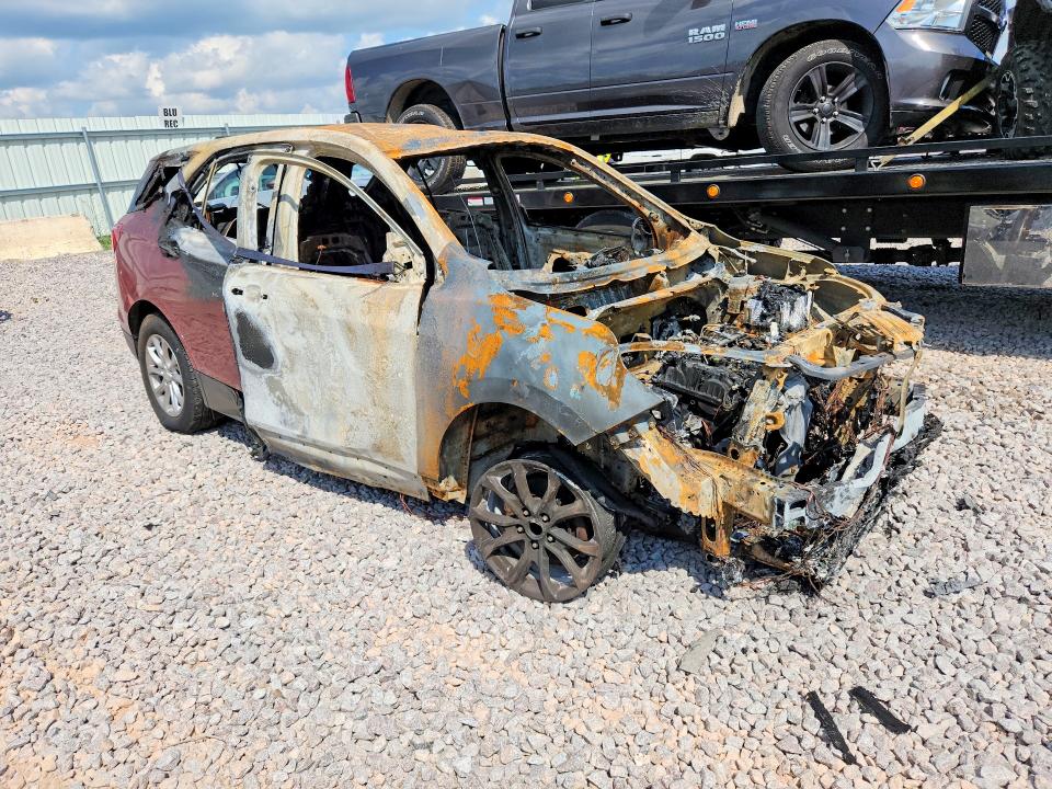 Photo 4 from auction – 2019 CHEVROLET EQUINOX with VIN 3GNAXUEV4KL163856