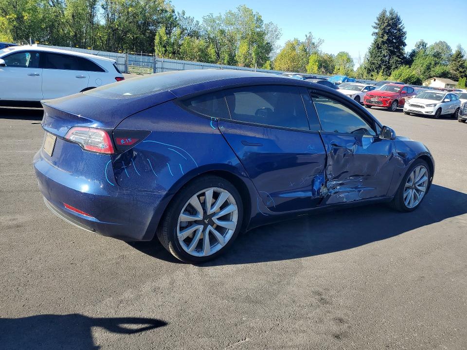 Foto 3 de la subasta – 2022 TESLA MODEL 3 con VIN 5YJ3E1EA8NF372300