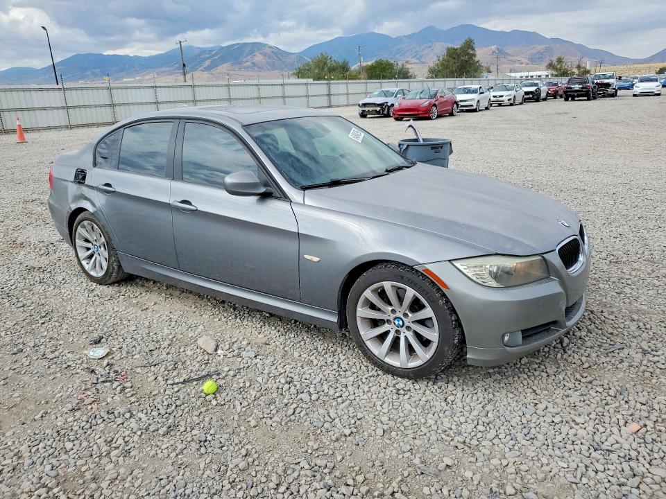 Photo 4 from auction – 2011 BMW 328 with VIN WBAPH7G5XBNM58763