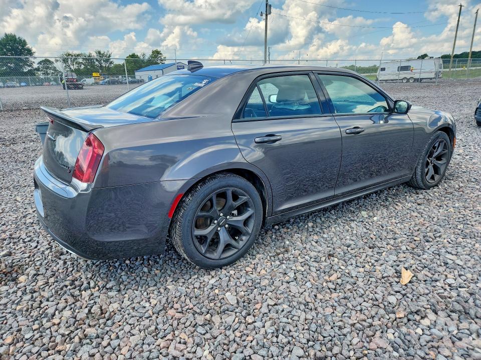 Foto 3 de la subasta – 2021 CHRYSLER 300 con VIN 2C3CCABG8MH640743