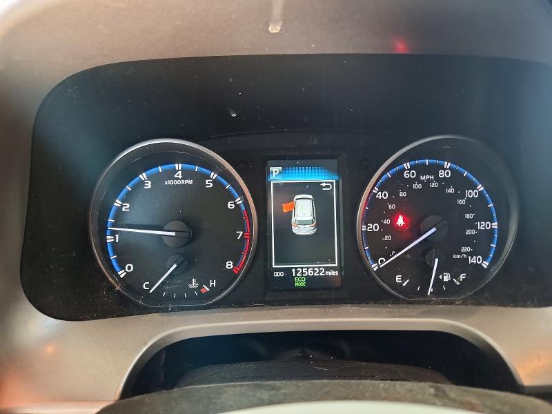 Zdjęcie 9 z aukcji – 2017 TOYOTA RAV4 z VIN JTMRFREV6HJ708032