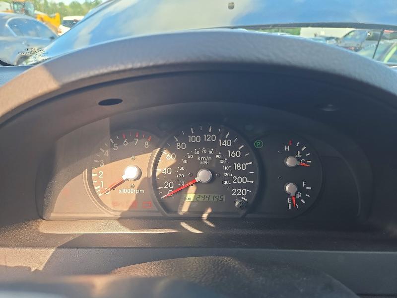 Photo 9 from auction – 2004 KIA SORENTO with VIN KNDJC733045265469