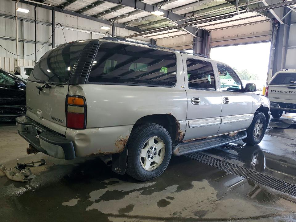 Photo 3 from auction – 2004 CHEVROLET SUBURBAN with VIN 1GNFK16Z74J197014